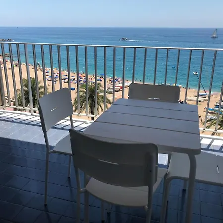 Ar Family Calafats يوريت دي مار